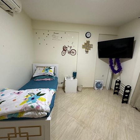 Private Room Shared Apartment Flat31-R1 Abu Dhabi Exterior photo